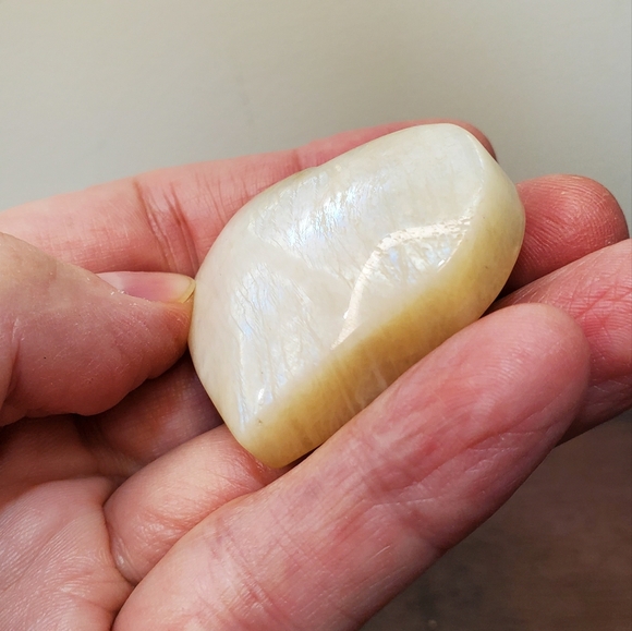 Moonstone Crystal Heart - Picture 12 of 16